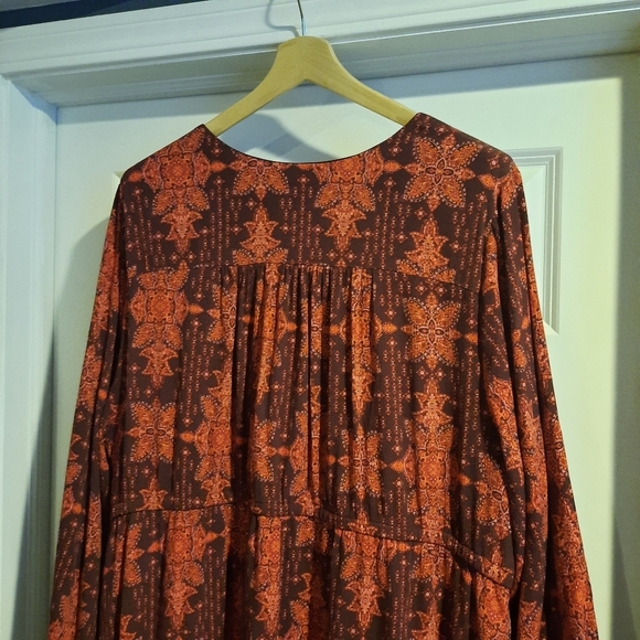 Torrid Midi‎ Washable Crinkle Gauze Dress Size 4 4X Surplice Neck Boho Medallion - Picture 9 of 16